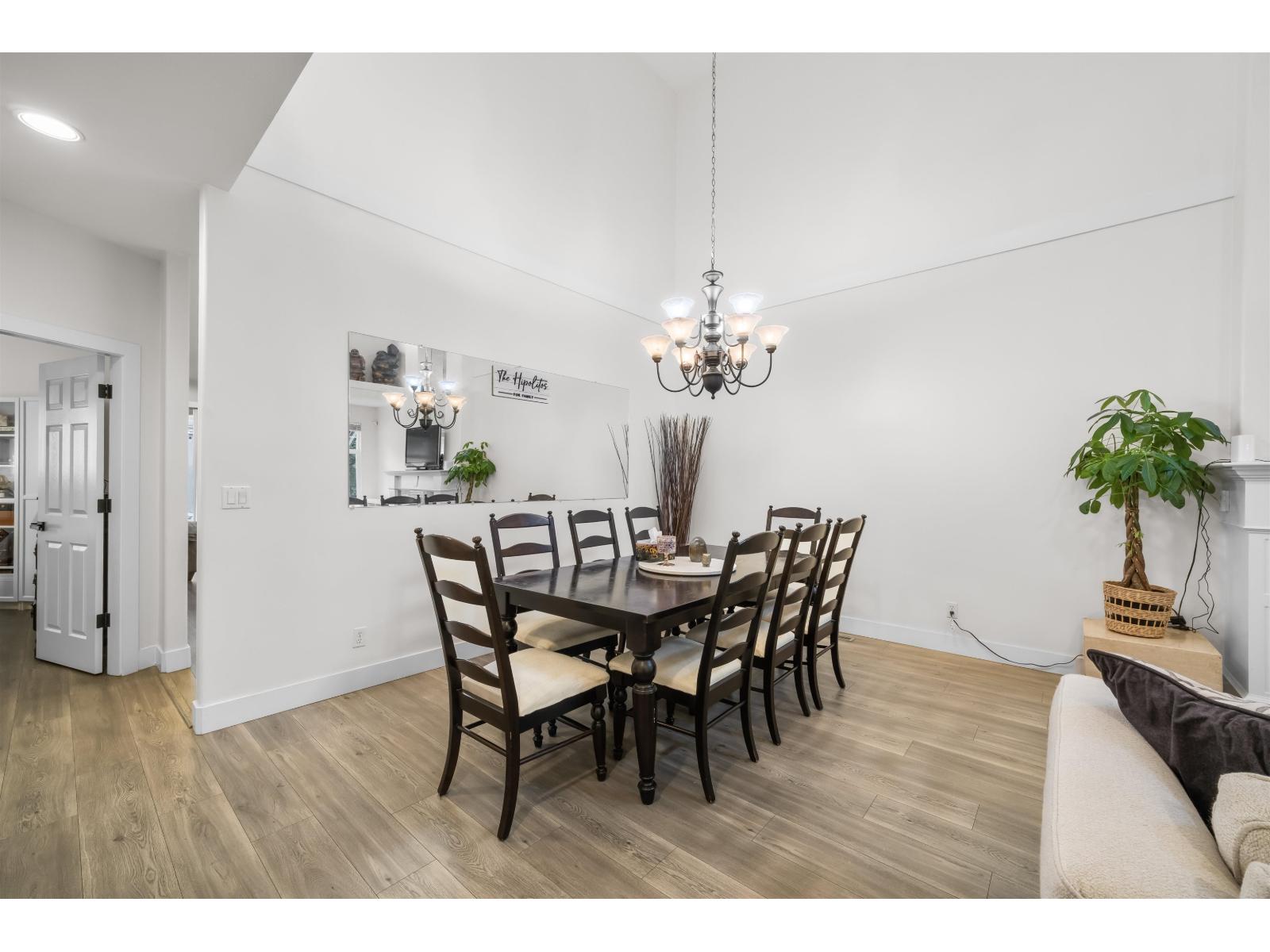 5814 122 Street Property Photo 8