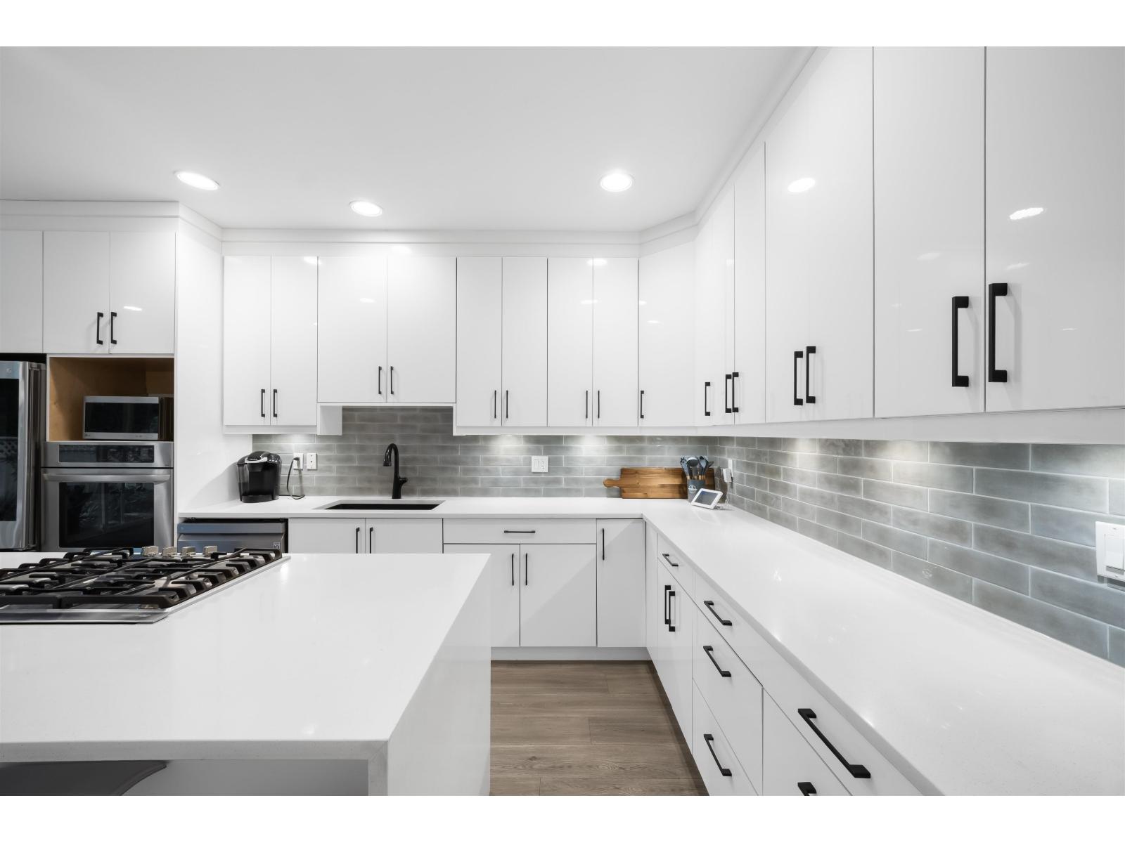 5814 122 Street Property Photo 12