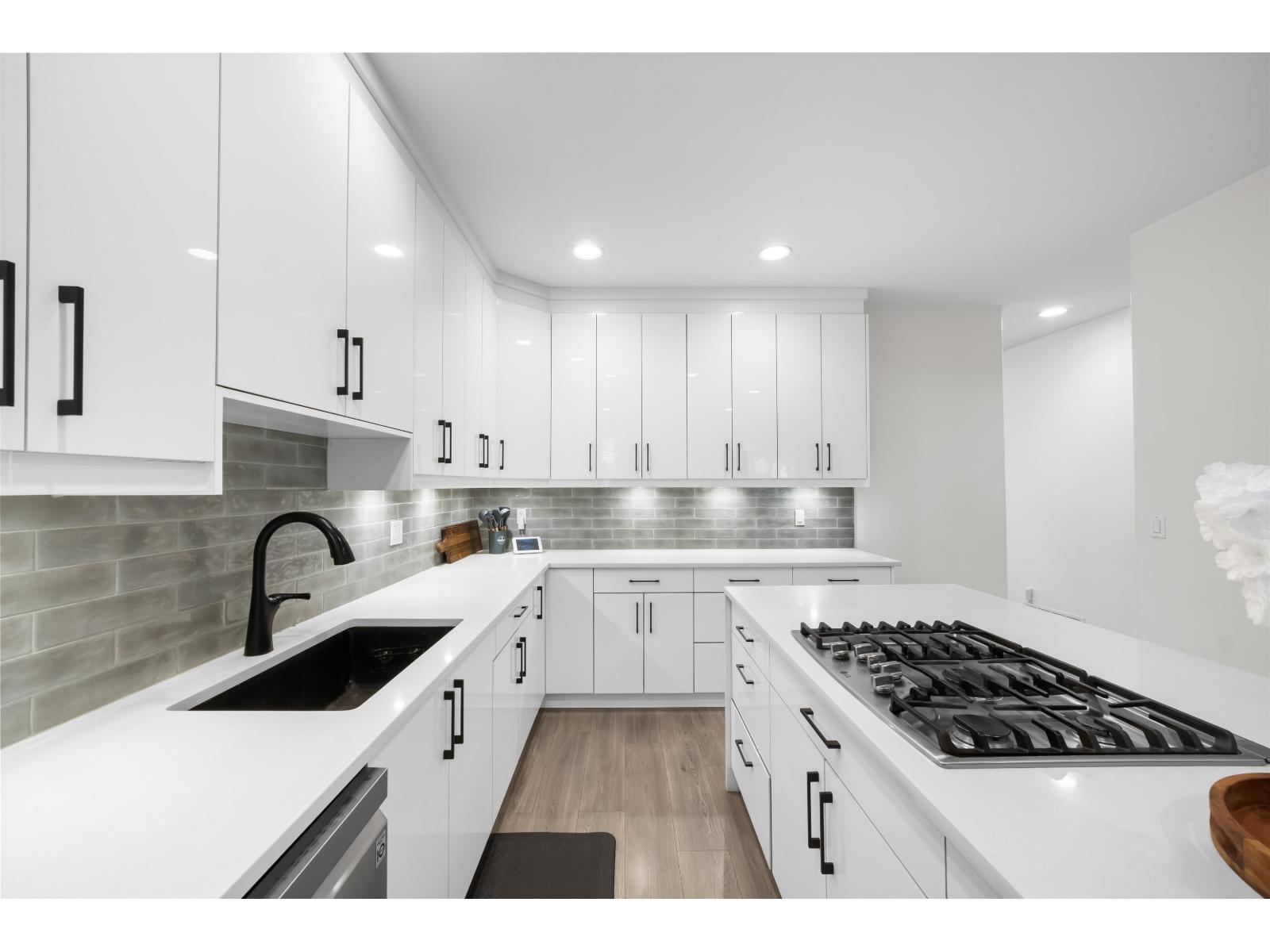 5814 122 Street Property Photo 13