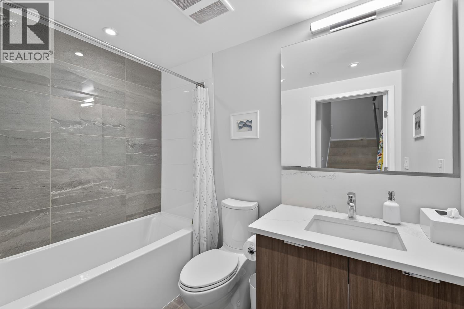 3 8693 Oolichan Way Property Photo 15