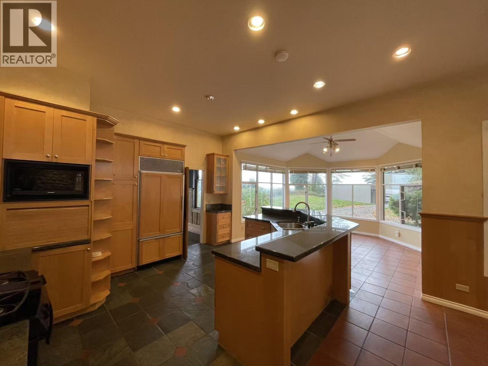 413 Tsawwassen Beach Road Property Photo 3