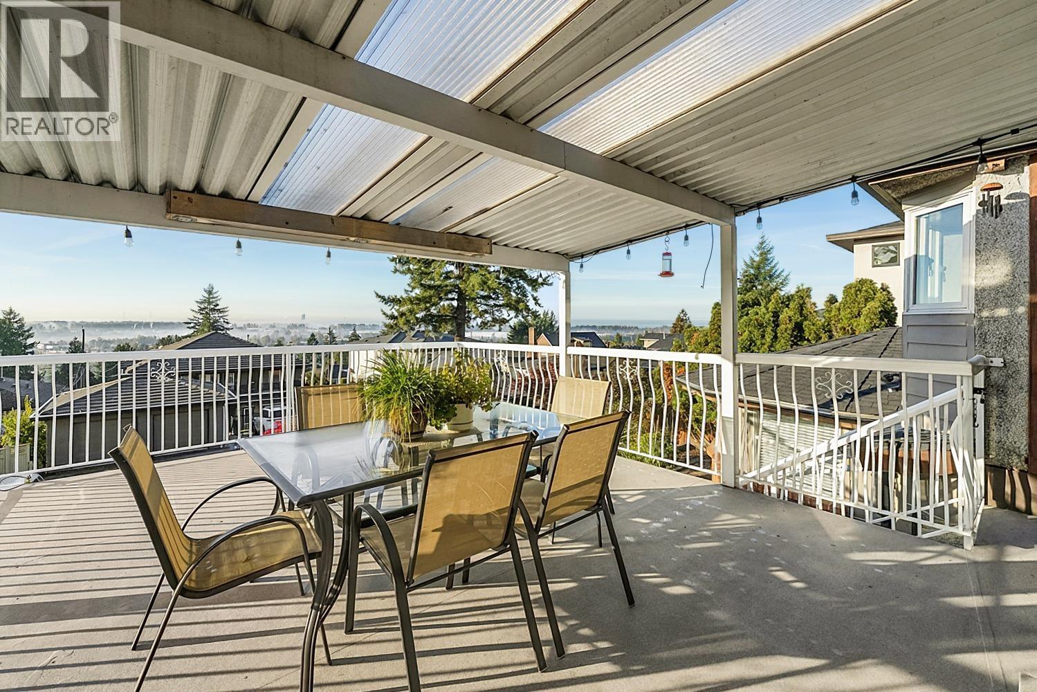 5570 Carson Street Property Photo 16