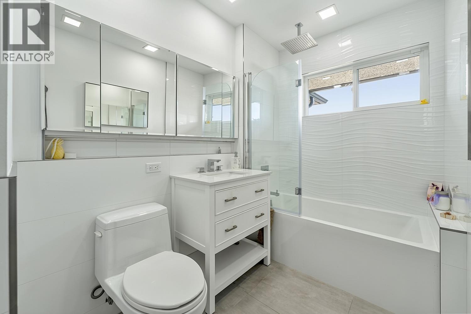 5570 Carson Street Property Photo 23