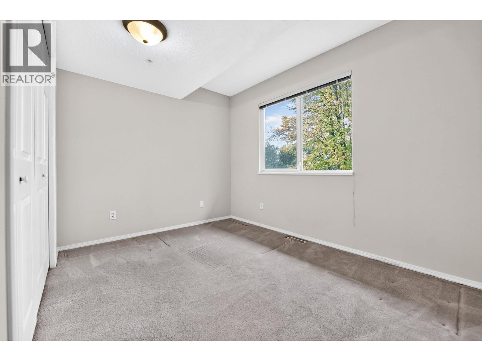 1171 O'flaherty Gate Property Photo 14