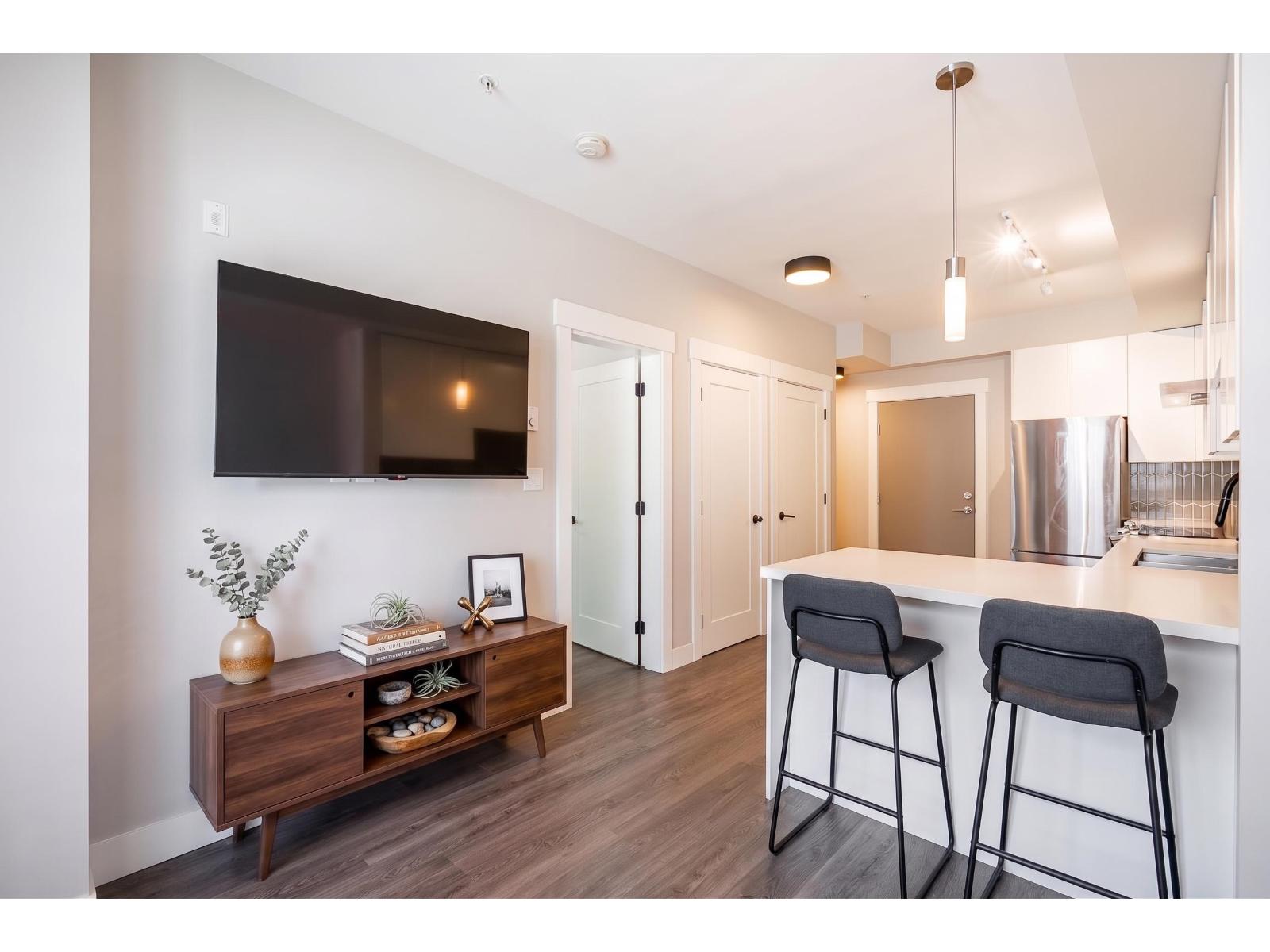 A114 20838 78b Avenue Property Photo 5