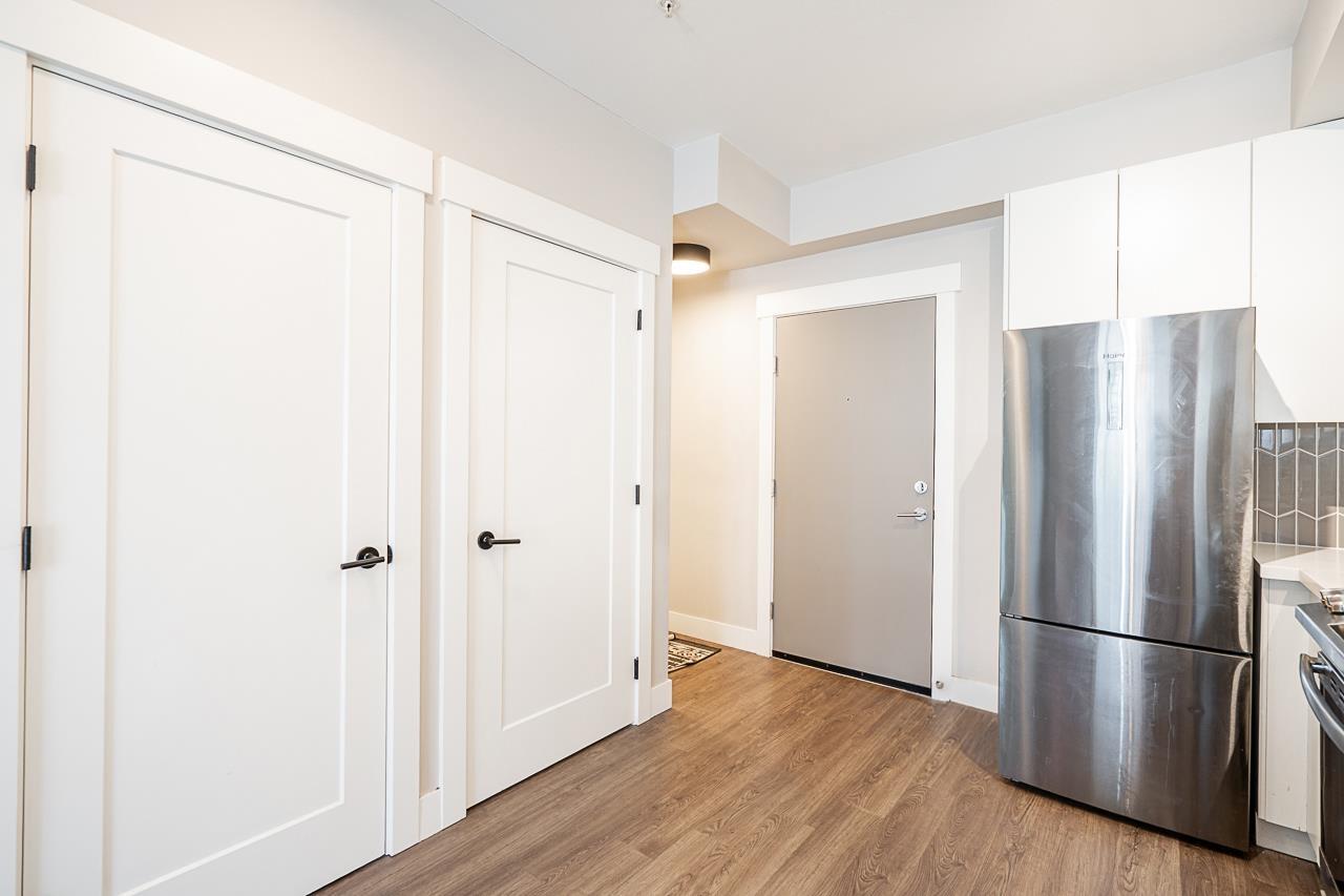 A114 20838 78b Avenue Property Photo 11