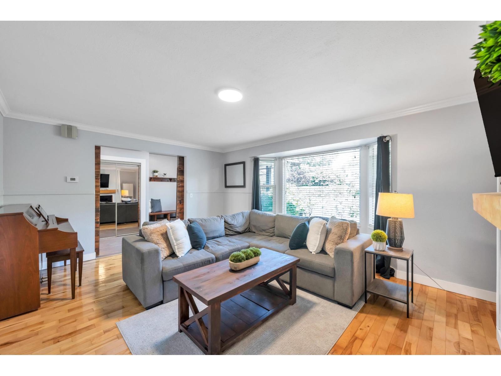 4881 216 Street Property Photo 6