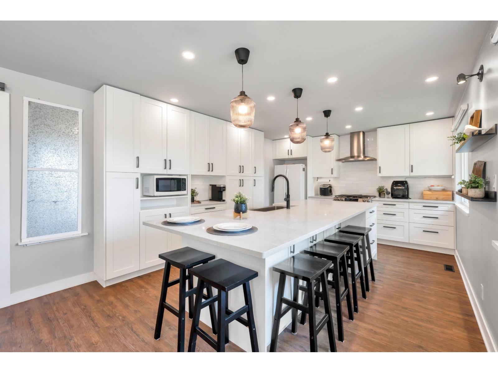4881 216 Street Property Photo 8