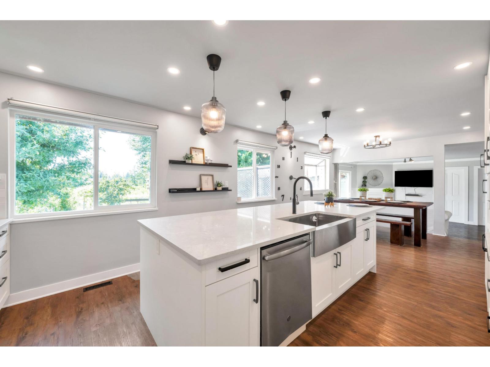 4881 216 Street Property Photo 9