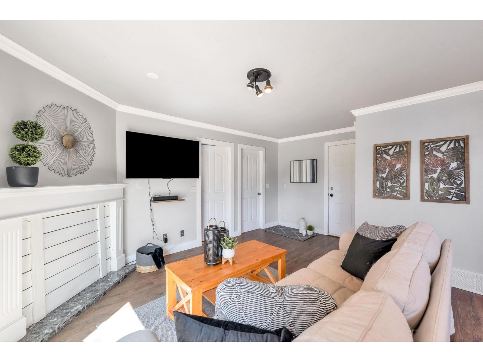 4881 216 Street Property Photo 15