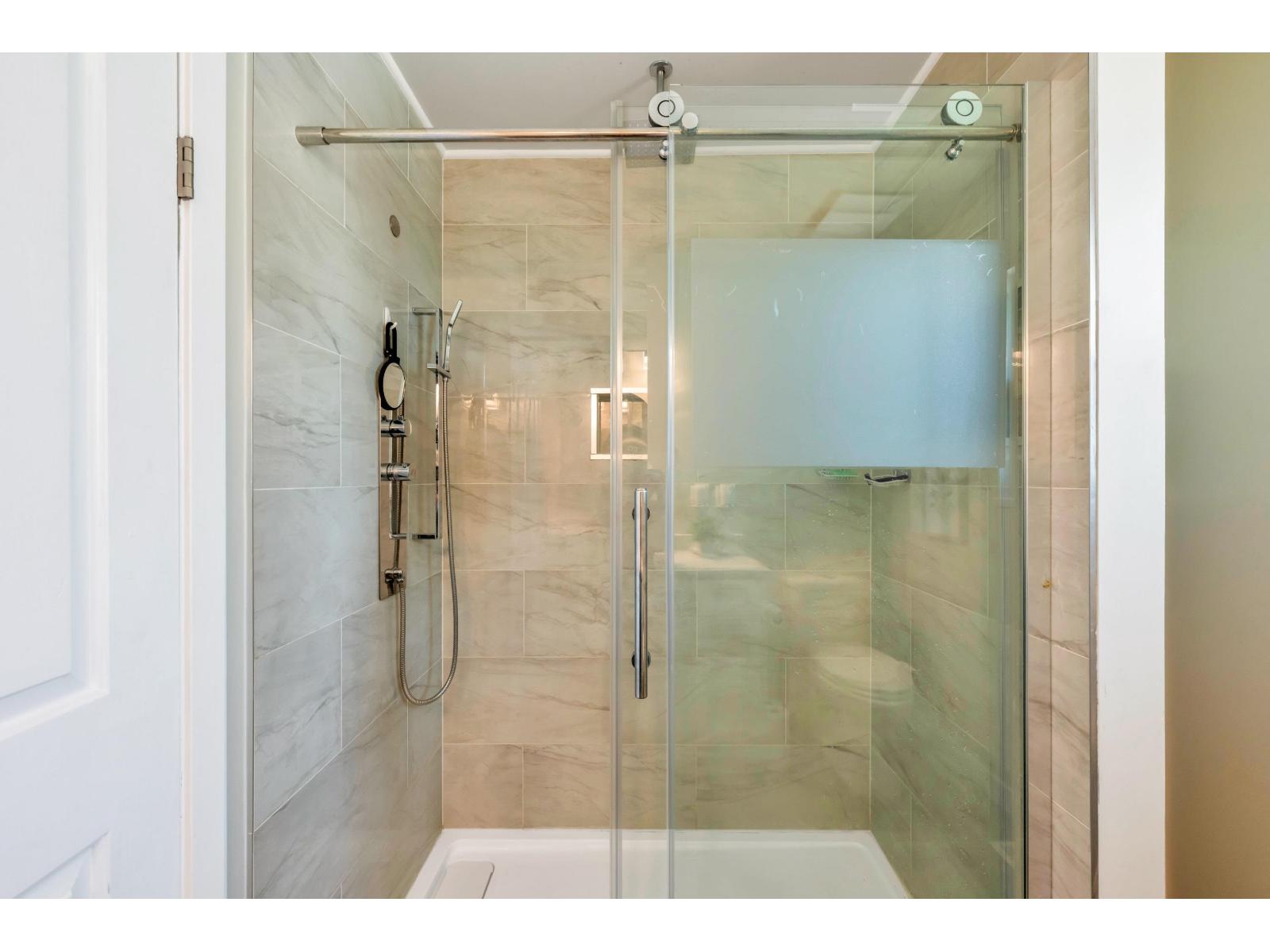 4881 216 Street Property Photo 22