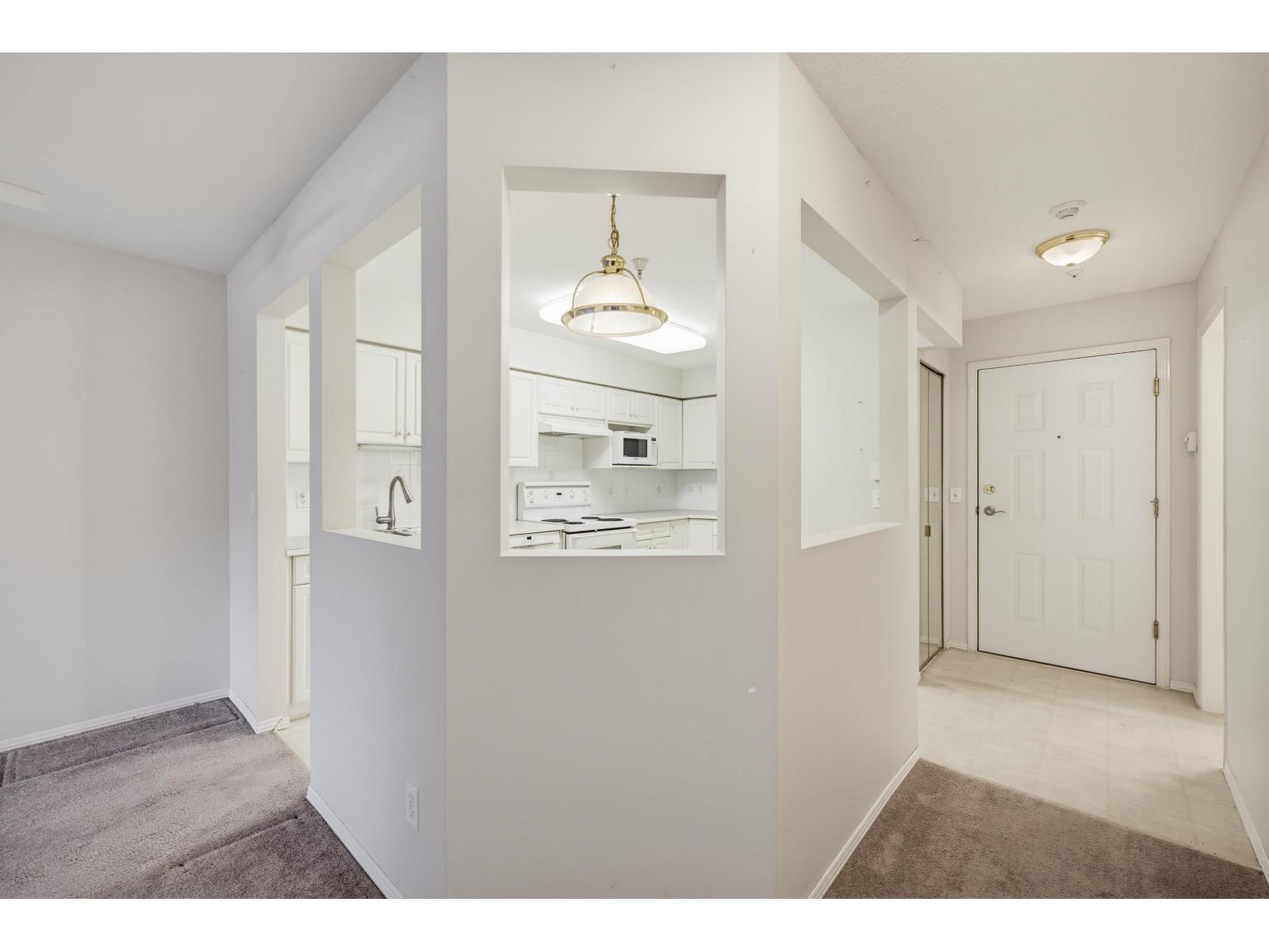 101 13860 70 Avenue Property Photo 10