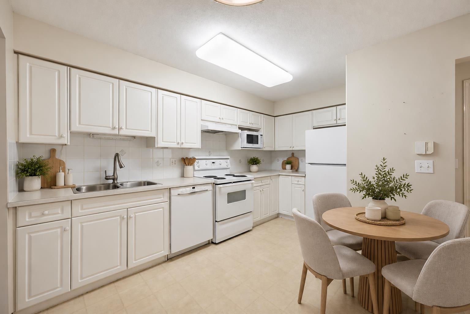 101 13860 70 Avenue Property Photo 11