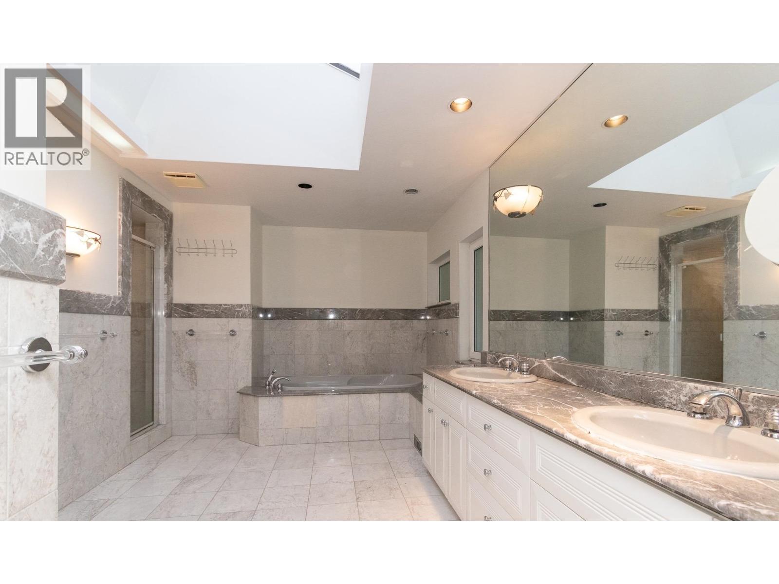 770 King Georges Way Property Photo 10