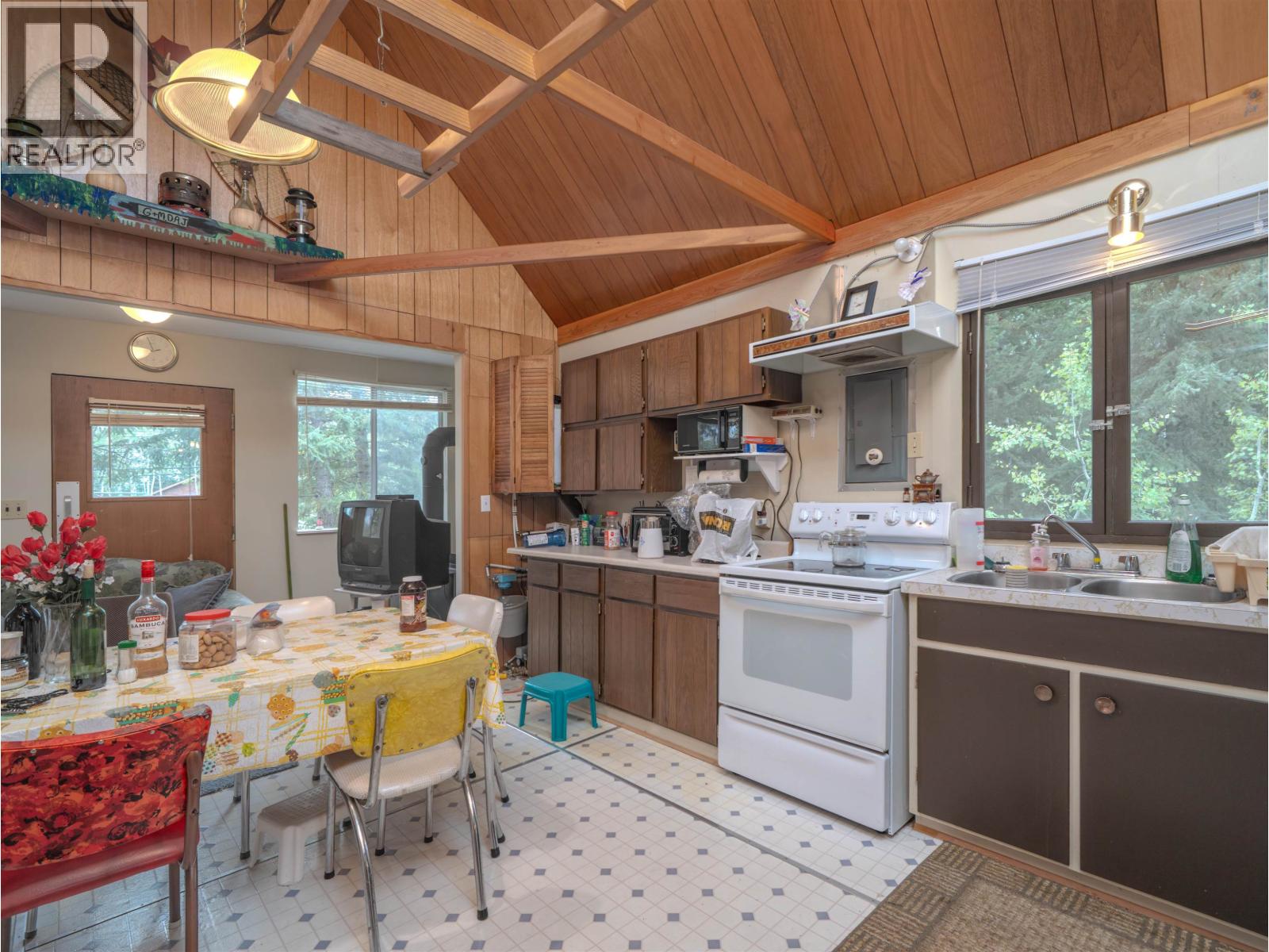 920 S Green Lake Road Property Photo 7