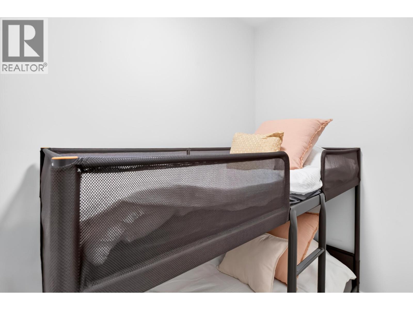 203 2331 Kelly Avenue Property Photo 11