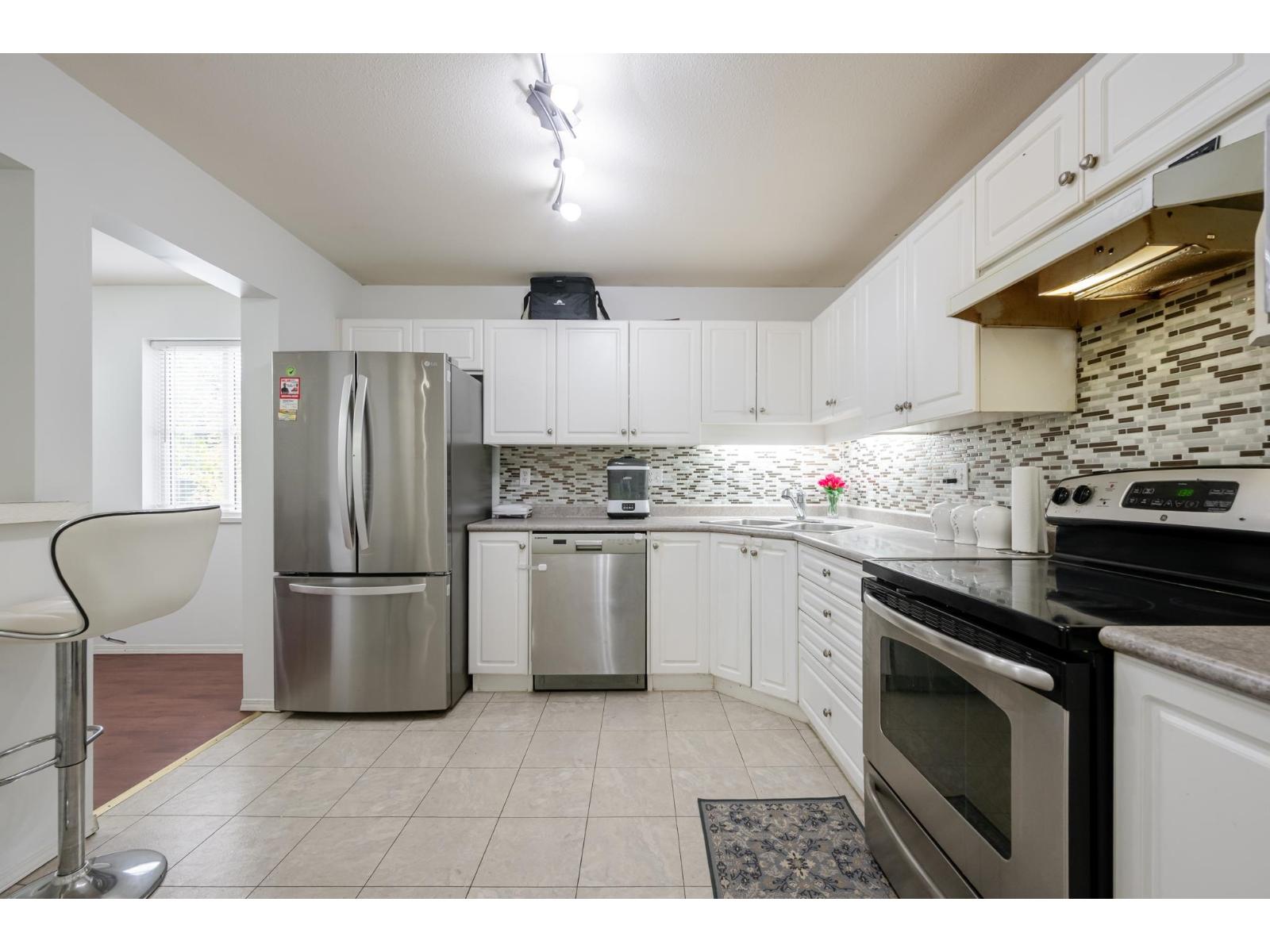 302 2435 Center Street Property Photo 1