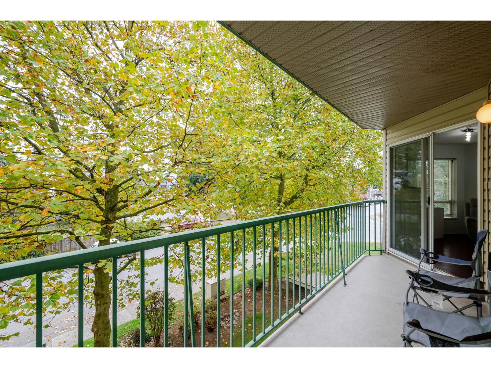 302 2435 Center Street Property Photo 13