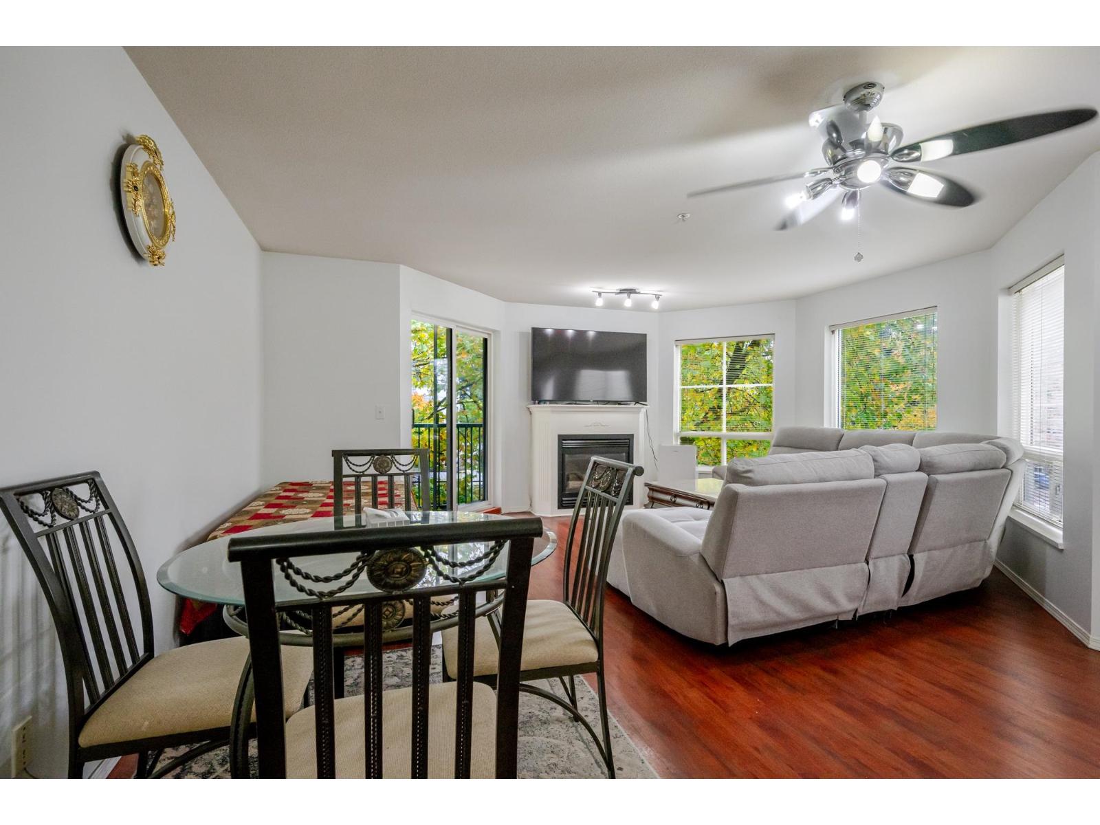302 2435 Center Street Property Photo 14