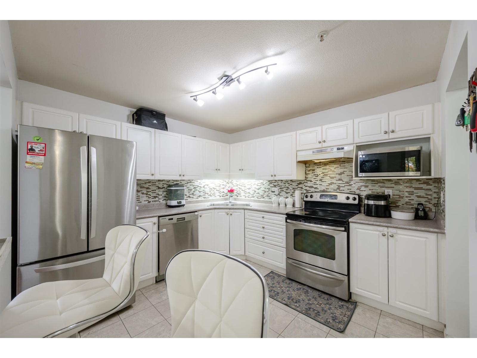 302 2435 Center Street Property Photo 17
