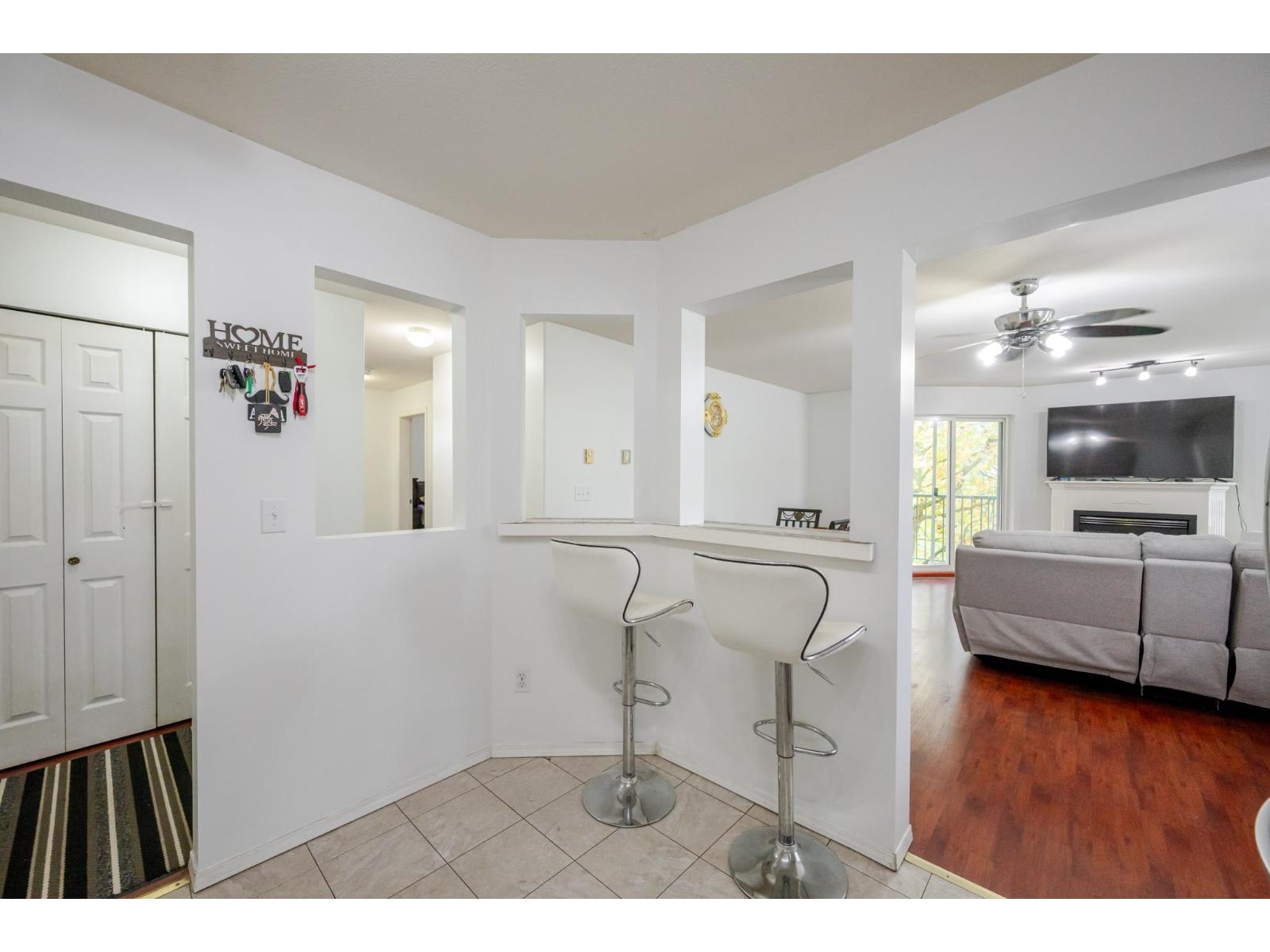 302 2435 Center Street Property Photo 18