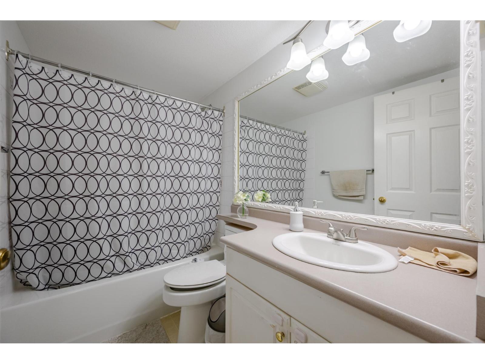 302 2435 Center Street Property Photo 27