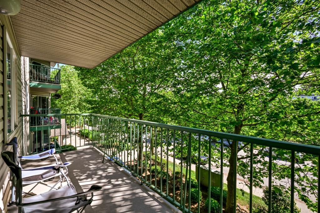 302 2435 Center Street Property Photo 28