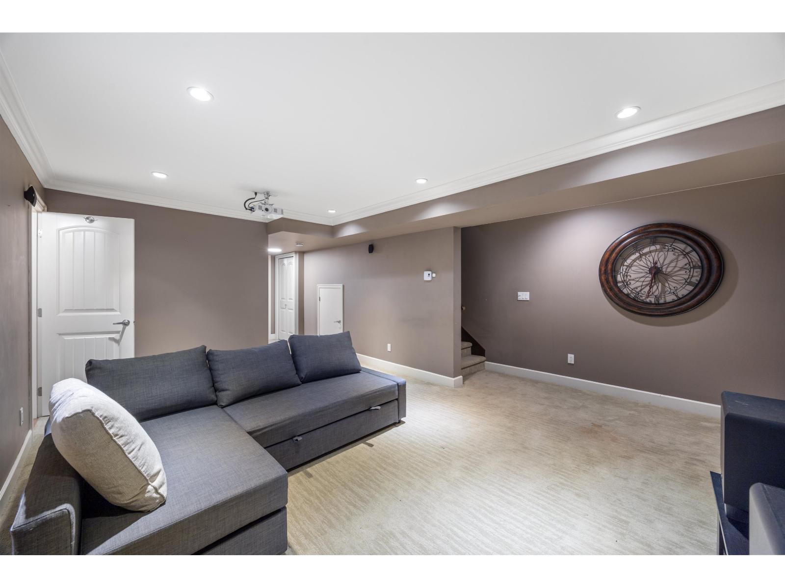 17433 1 Avenue Property Photo 8