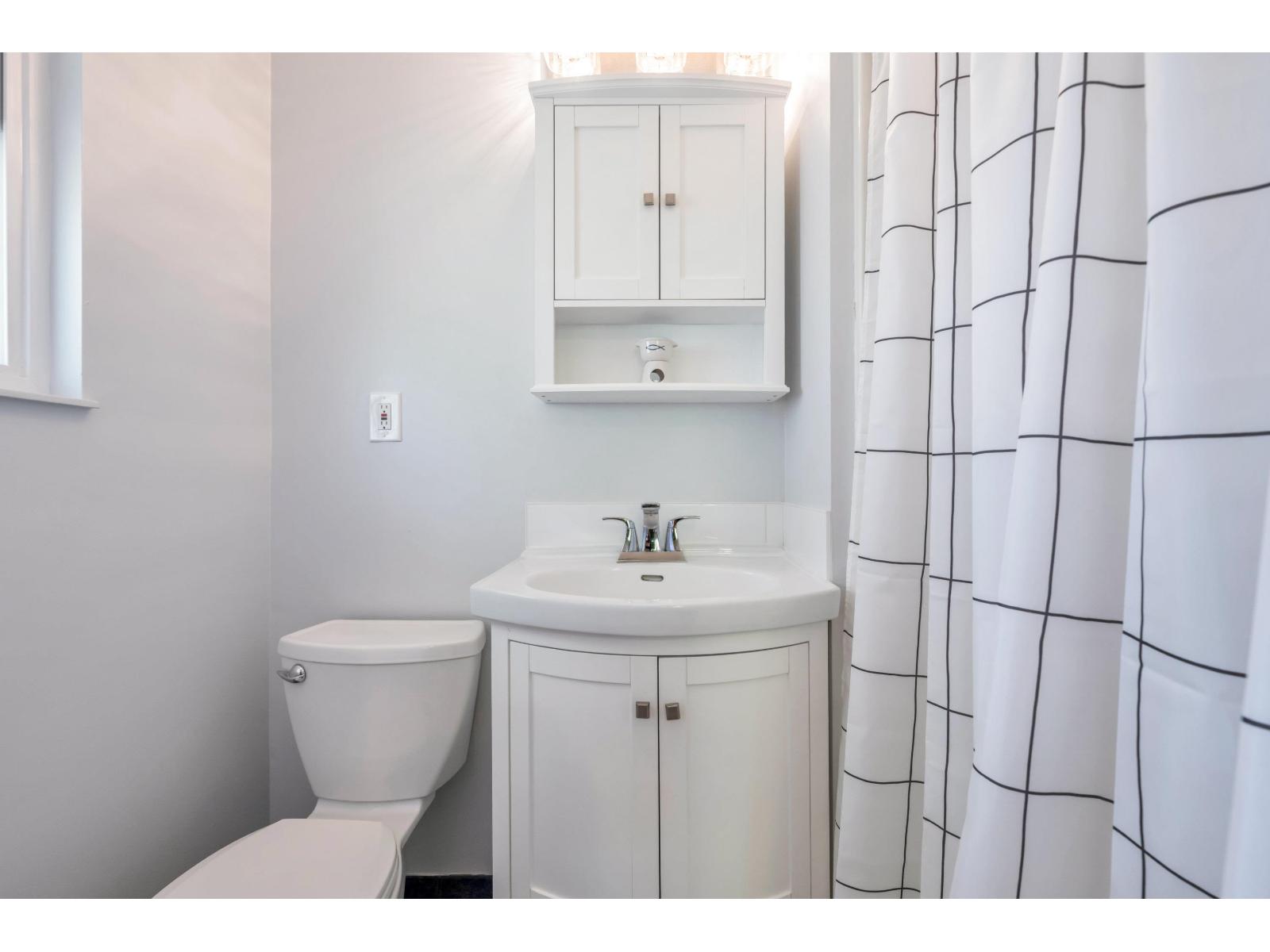 871 Kent Street Property Photo 13