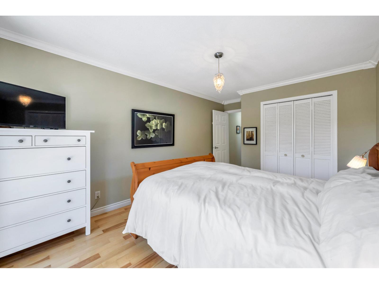 871 Kent Street Property Photo 15