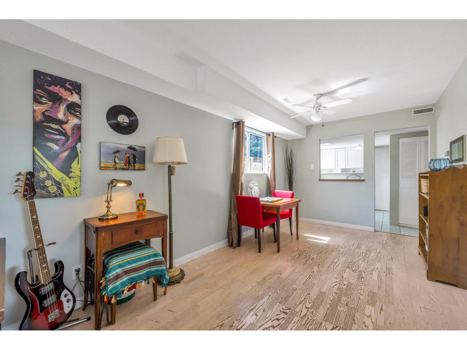 871 Kent Street Property Photo 22