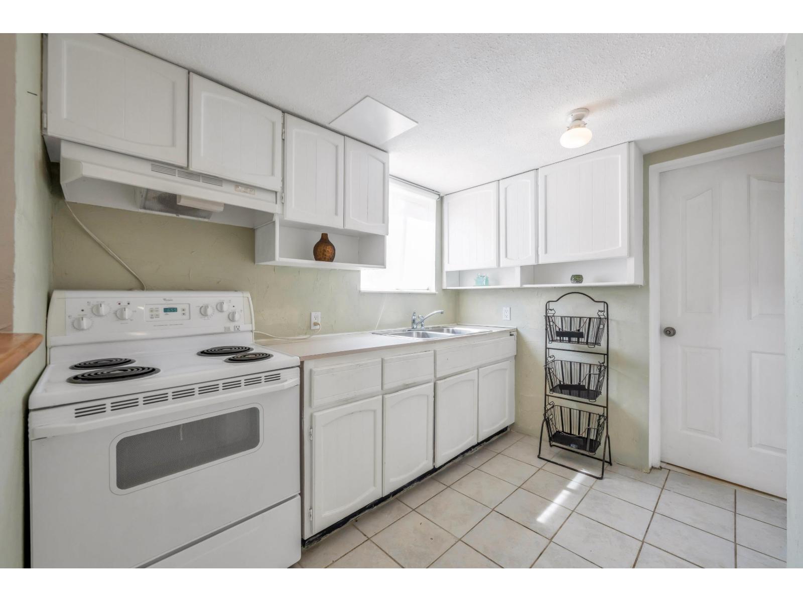 871 Kent Street Property Photo 24