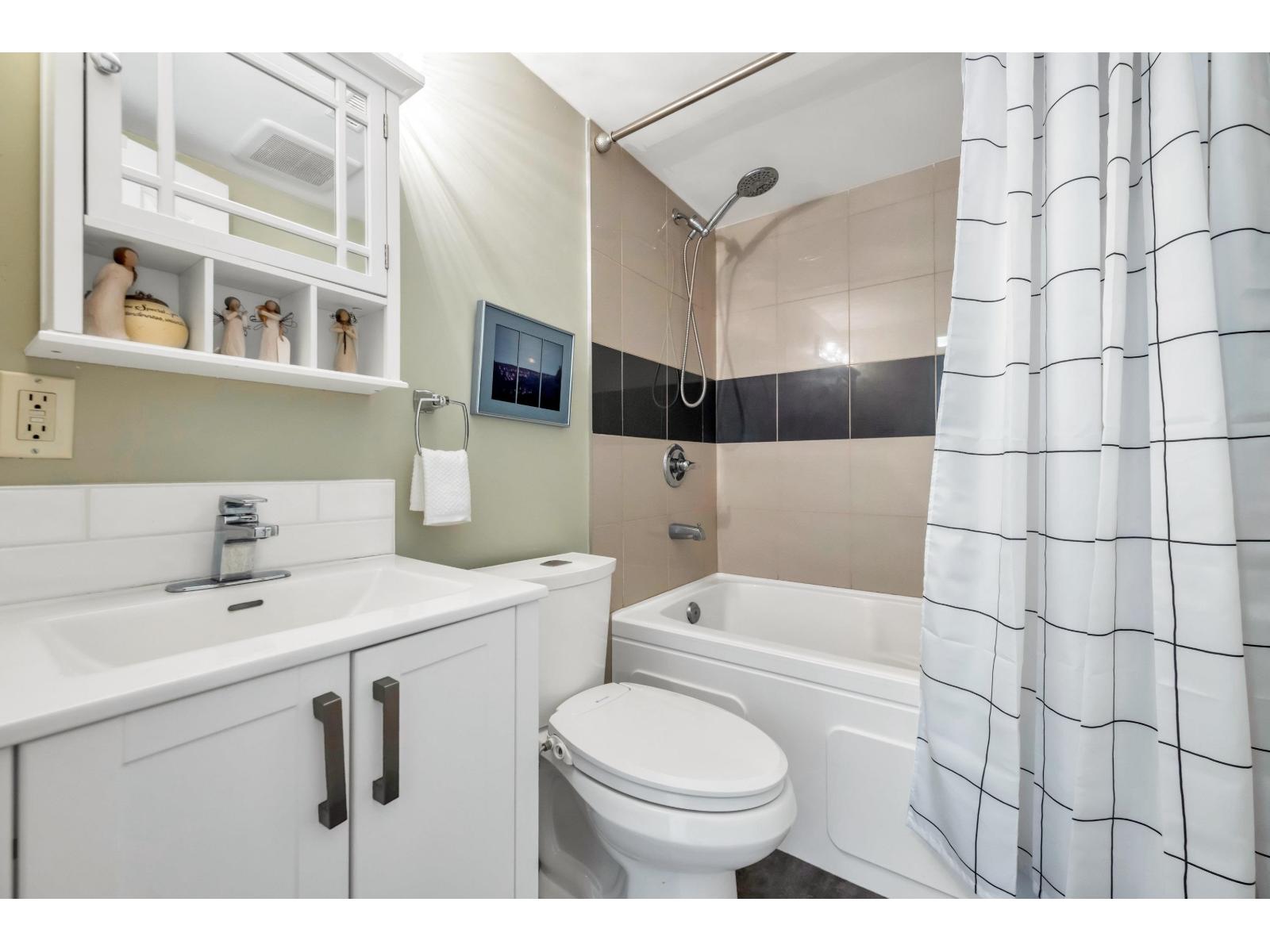 871 Kent Street Property Photo 27