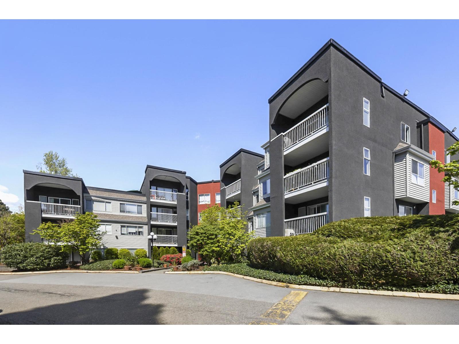 312 5700 200 Street Property Photo 3