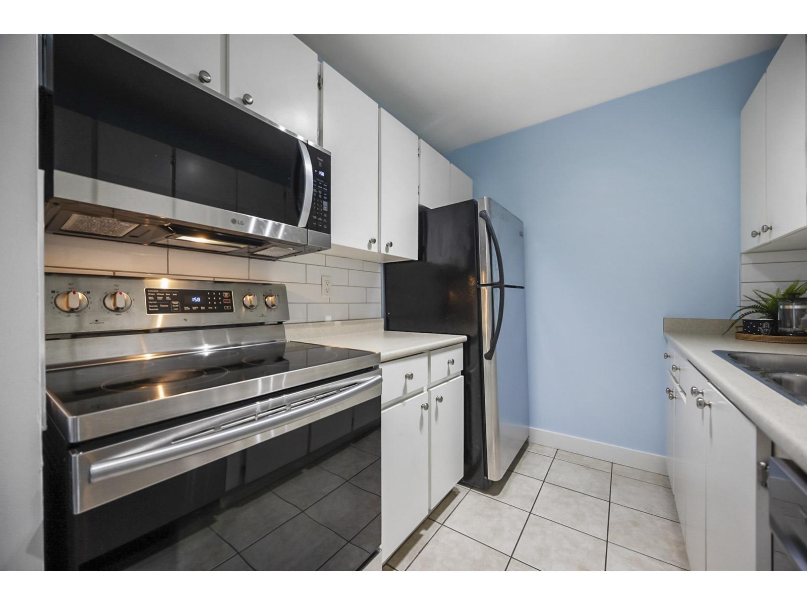 312 5700 200 Street Property Photo 6