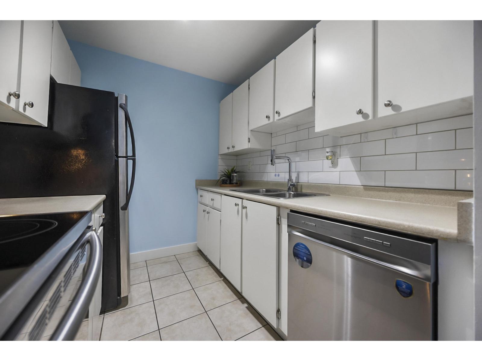 312 5700 200 Street Property Photo 7