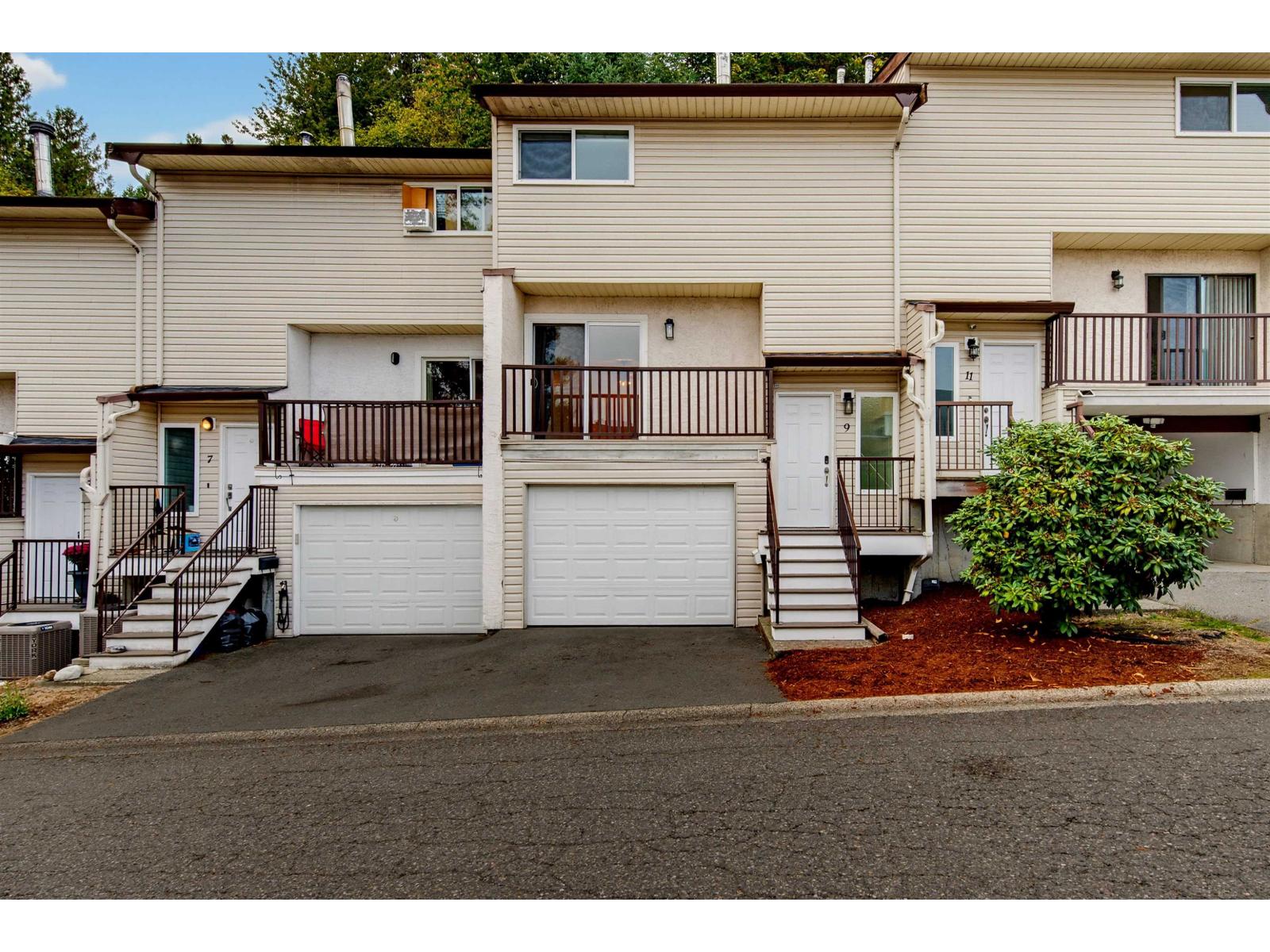 9 32705 Fraser Crescent Property Photo 1