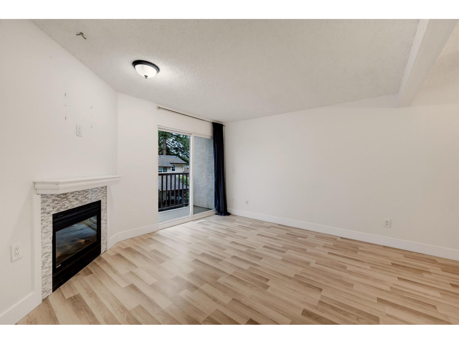 9 32705 Fraser Crescent Property Photo 6