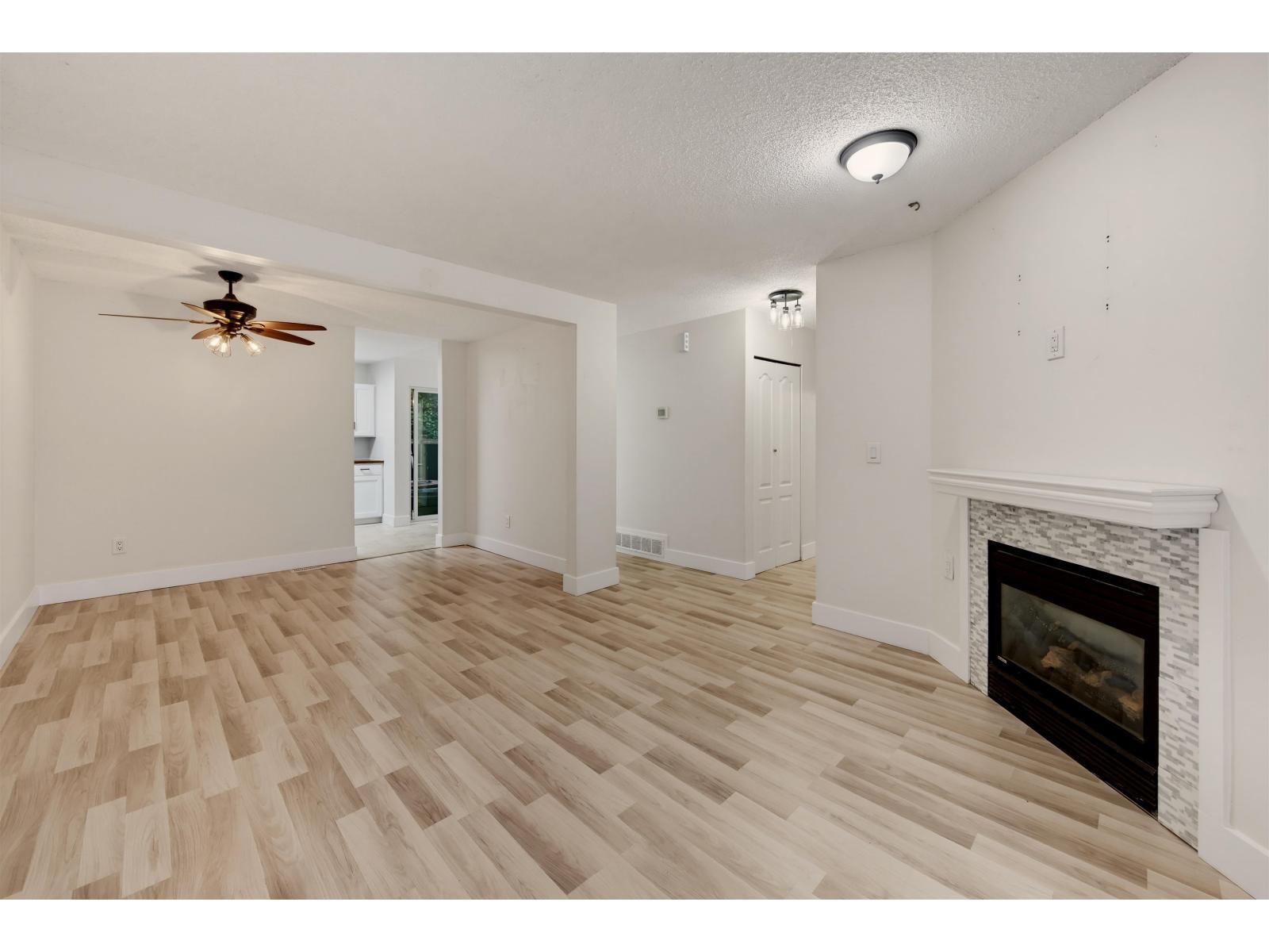 9 32705 Fraser Crescent Property Photo 9