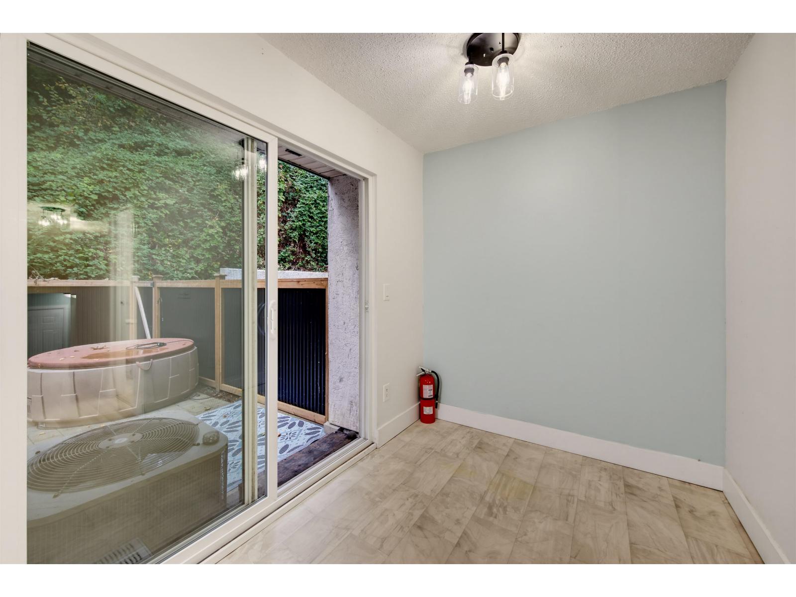 9 32705 Fraser Crescent Property Photo 11