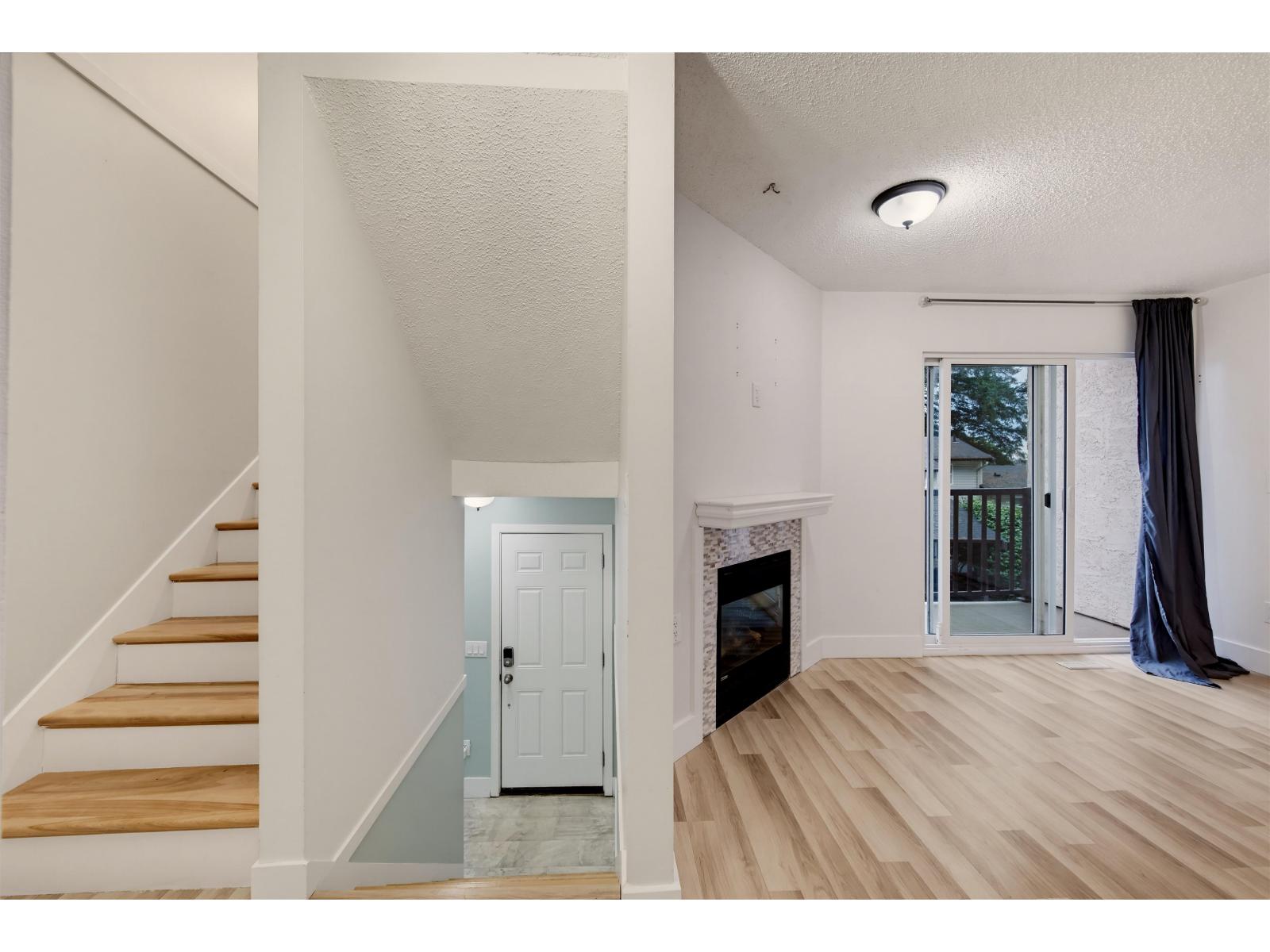 9 32705 Fraser Crescent Property Photo 14