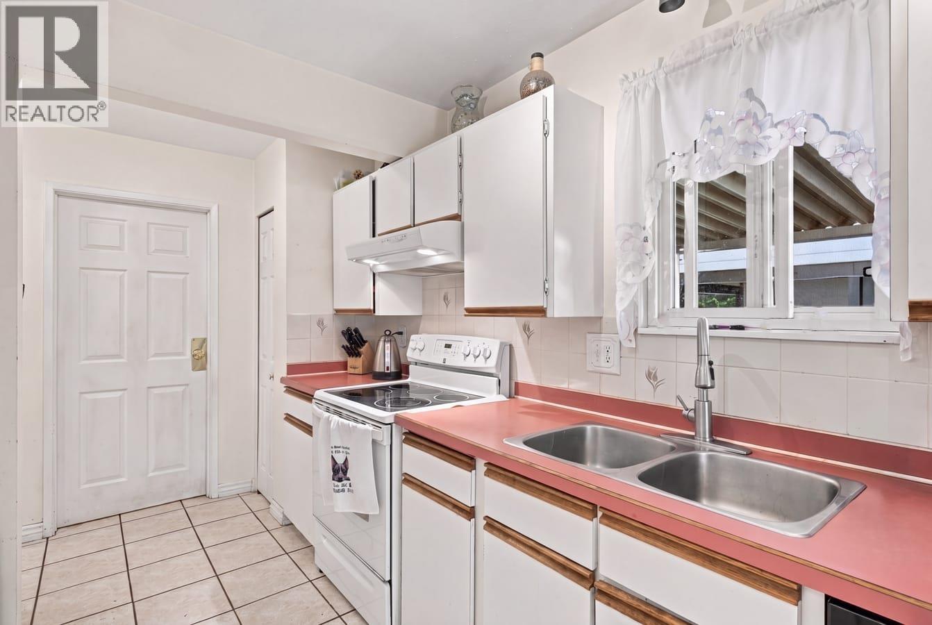 1815 Brown Street Property Photo 3