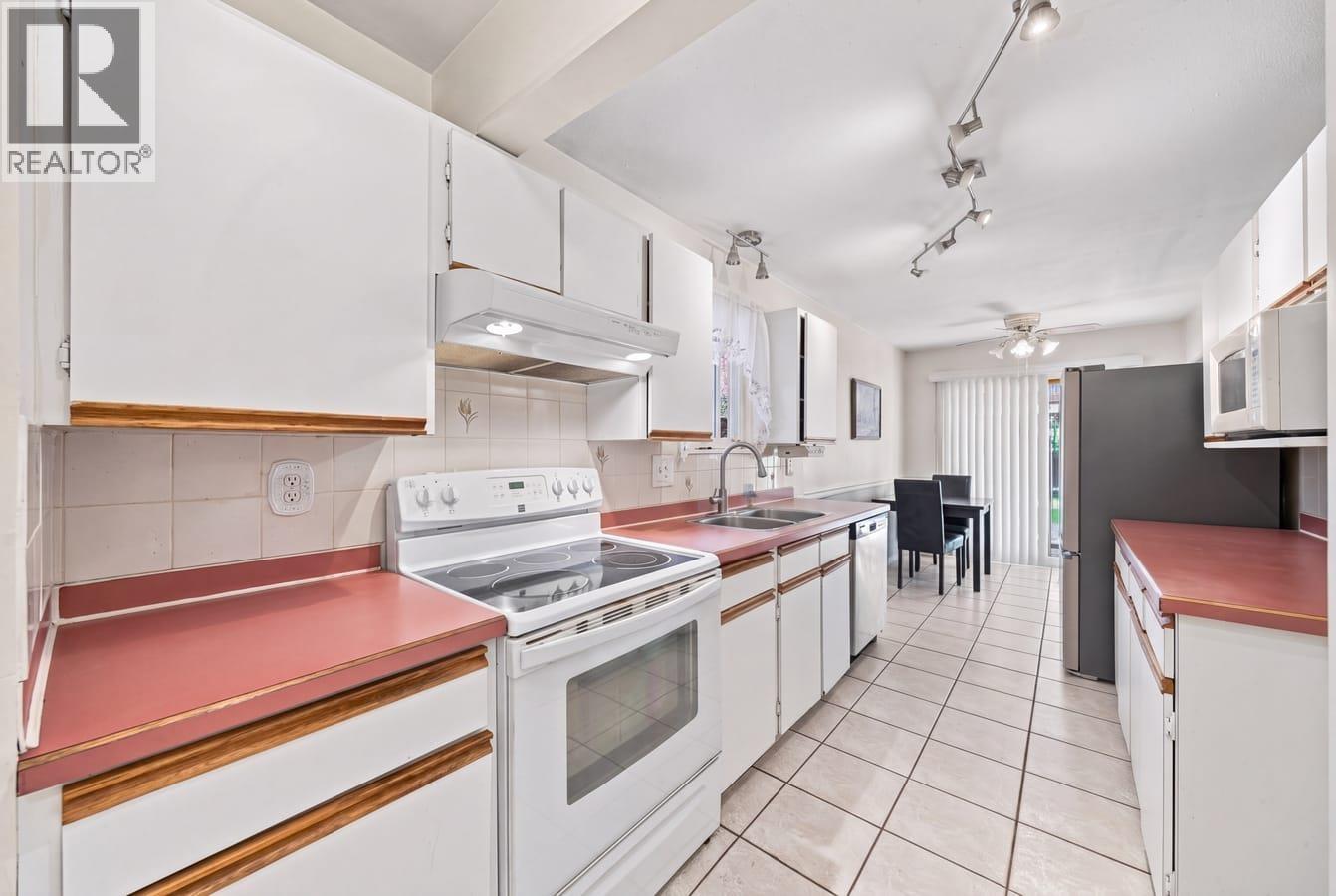 1815 Brown Street Property Photo 4