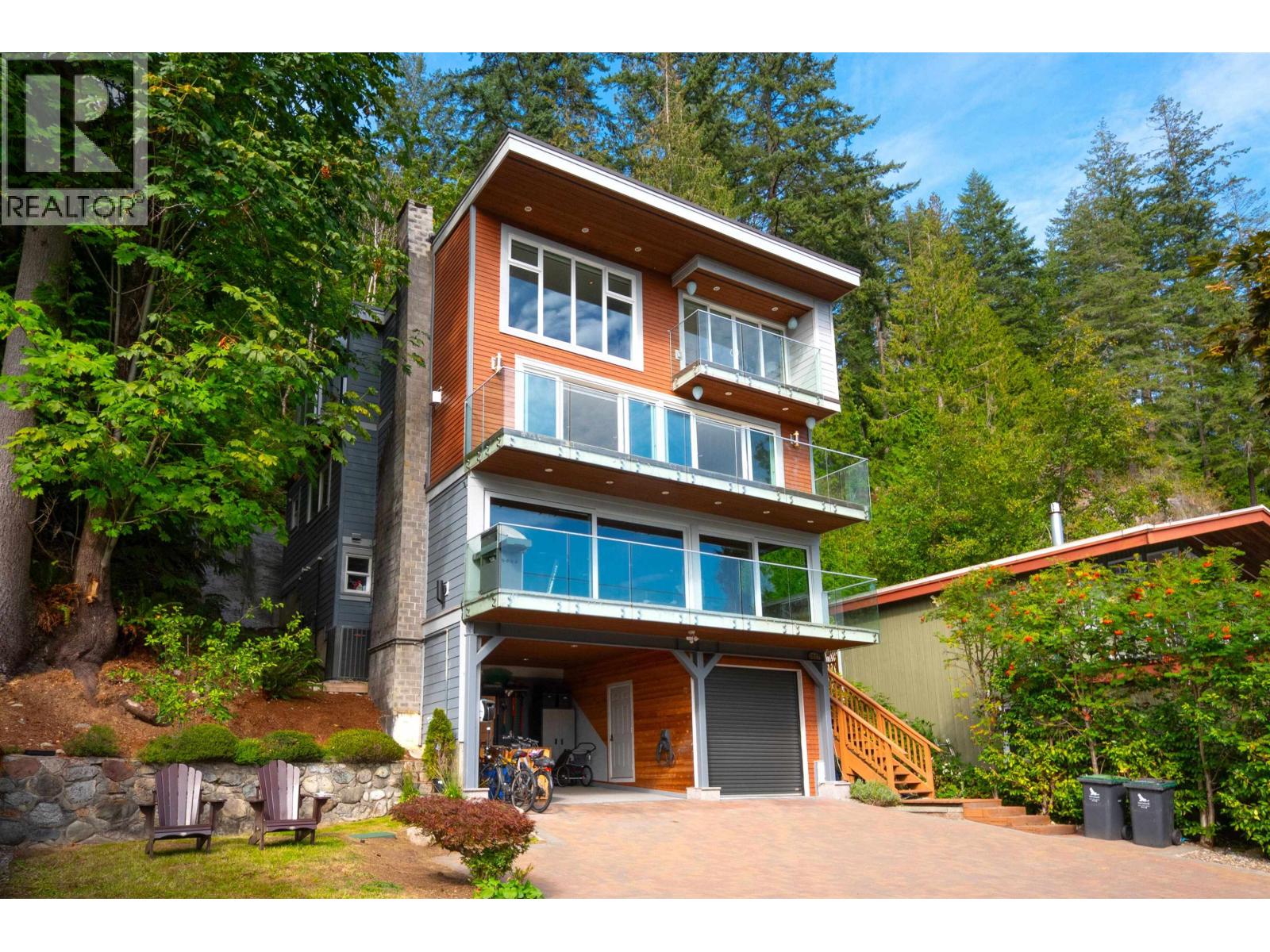 2867 Panorama Drive Property Photo 1