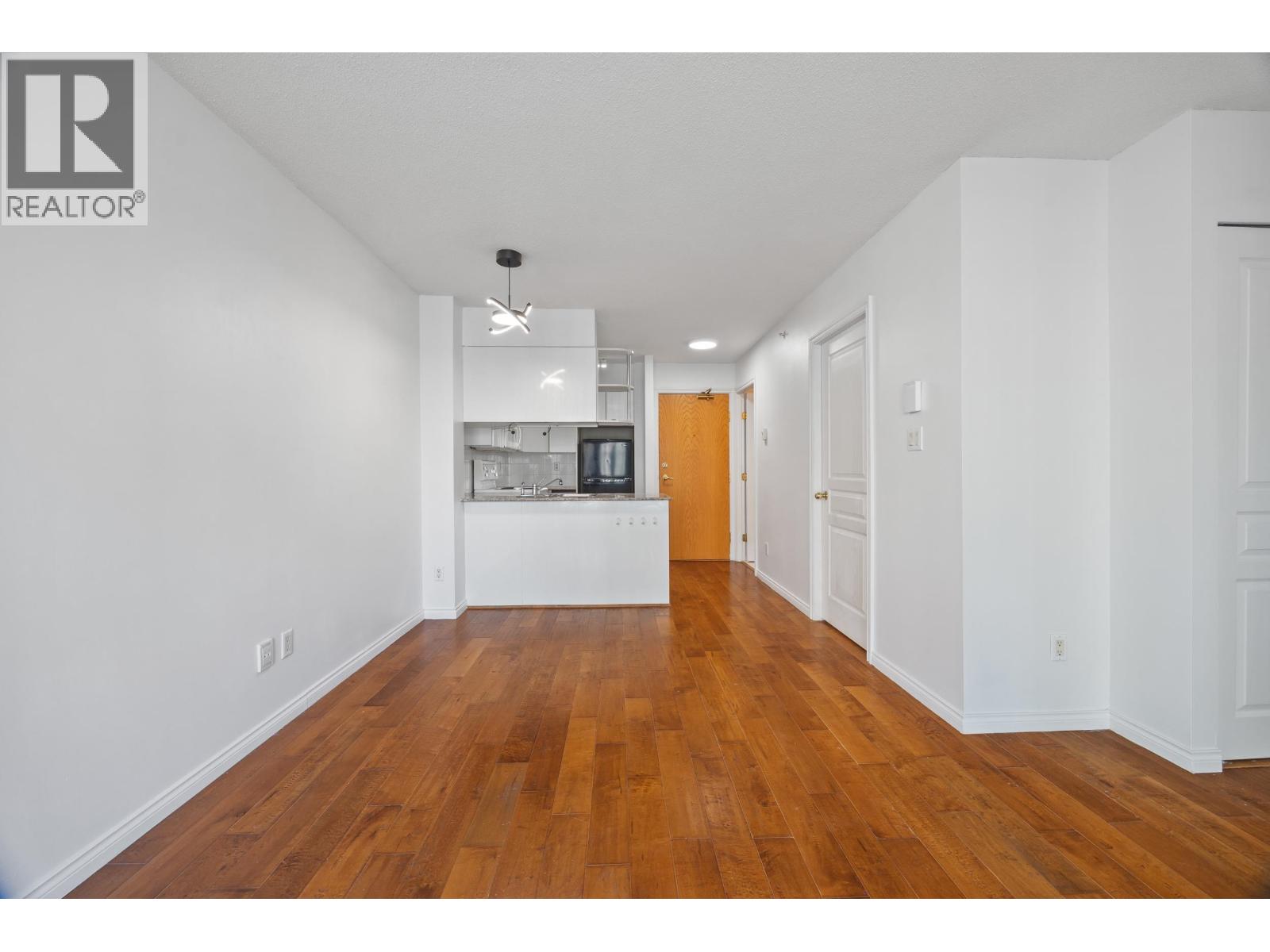 907 1189 Howe Street Property Photo 12
