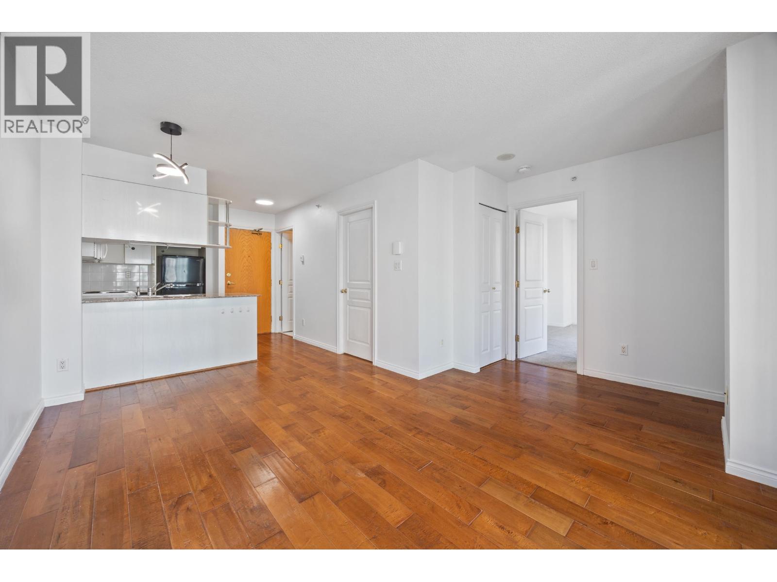 907 1189 Howe Street Property Photo 13