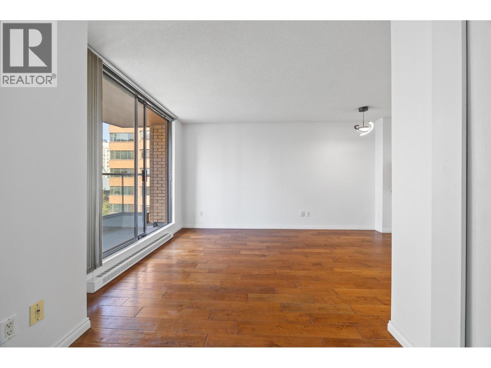 907 1189 Howe Street Property Photo 14