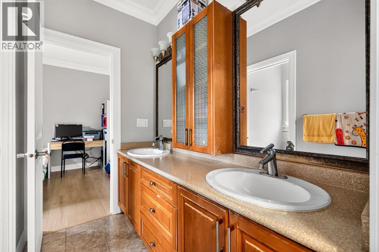 11268 Williams Road Property Photo 15