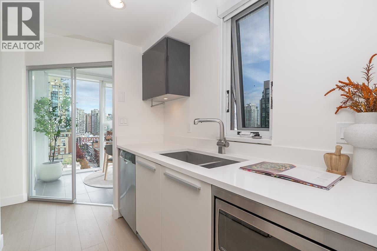 1602 1323 Homer Street Property Photo 12