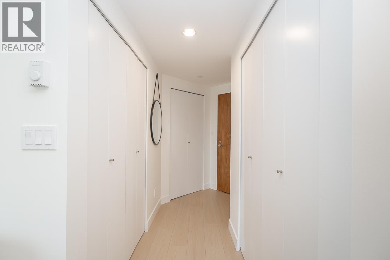 1602 1323 Homer Street Property Photo 14